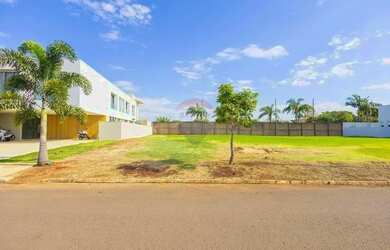 Imagem: O terreno possui 802m² de Área e está localizado em Vila