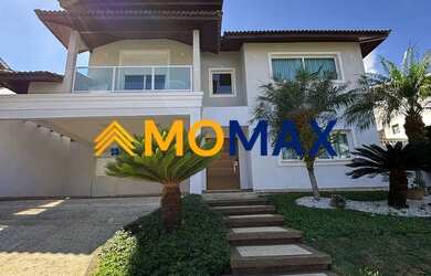 Imagem: A casa em condomínio possui 5 Dormitórios, 4 Banheiros, 4