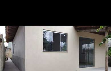 Imagem: A casa possui 3 Dormitórios, 3 Banheiros, 3 Vagas na garagem