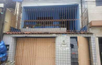 Imagem: A casa possui 2 Dormitórios e 2 Banheiros e está localizado