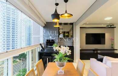 Imagem: O apartamento possui 3 Dormitórios, 1 Banheiro, 3 Vagas na