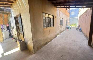 Imagem 2: Casa à venda em Vila Greice com 3 Quarto s , 3 Vaga s