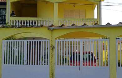 Imagem: A casa possui 5 Dormitórios, 5 Banheiros, 3 Vagas na garagem