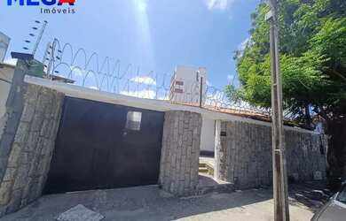 Imagem: O depósito possui 5 Vagas na garagem e 238m² de Área e está