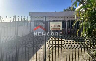 Imagem: A casa possui 3 Dormitórios, 2 Banheiros, 3 Vagas na garagem