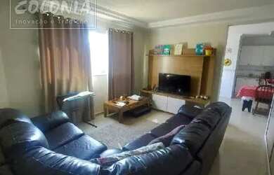 Imagem: A casa possui 3 Dormitórios, 2 Banheiros, 4 Vagas na garagem