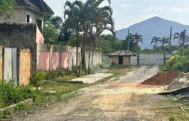 Imagem: O terreno possui 180m² de Área e está localizado em Vargem