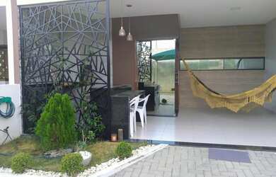 Imagem: A casa em condomínio possui 3 Dormitórios, 2 Banheiros, 2