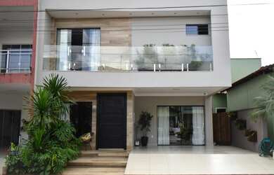 Imagem: A casa em condomínio possui 3 Dormitórios, 4 Banheiros, 2