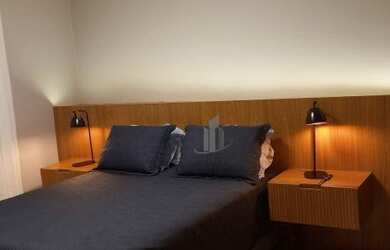 Imagem: A casa possui 4 Dormitórios, 1 Banheiro, 2 Vagas na garagem