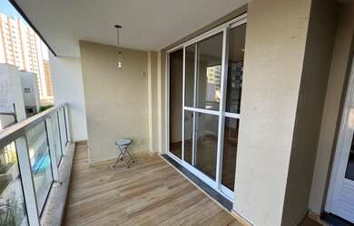 Imagem: O apartamento possui 3 Dormitórios, 1 Banheiro, 2 Vagas na