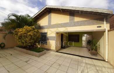 Imagem: A casa possui 2 Dormitórios, 2 Banheiros, 2 Vagas na garagem