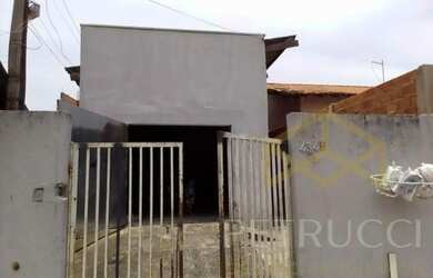 Imagem: A casa à venda possui 2 Dormitórios, 1 Banheiro, 1 Vaga na