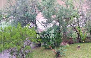 Imagem: A casa possui 3 Dormitórios, 1 Banheiro, 1 Vaga na garagem