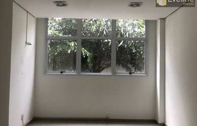 Imagem: O depósito possui 1 Vaga na garagem e 42m² de Área e está