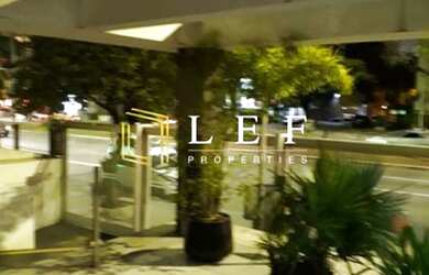 Imagem: O depósito possui 3 Vagas na garagem, 240m² de Área e está