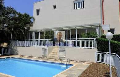 Imagem: A casa possui 4 Dormitórios, 5 Banheiros, 5 Vagas na garagem