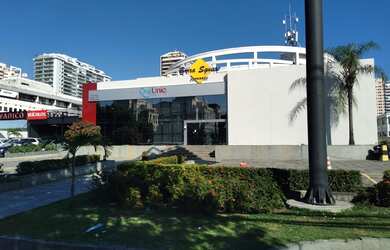 Imagem: O depósito possui 5 Vagas na garagem, 376m² de Área e está