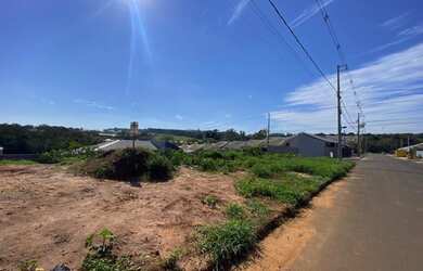 Imagem: O terreno possui 1200m² de Área e está localizado em Mandaguaçu