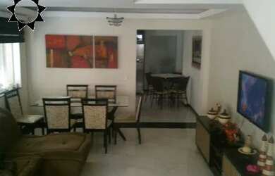 Imagem: A casa possui 3 Dormitórios, 1 Banheiro, 1 Vaga na garagem