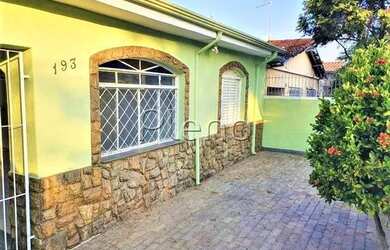 Imagem: A casa possui 2 Dormitórios, 2 Banheiros, 1 Vaga na garagem