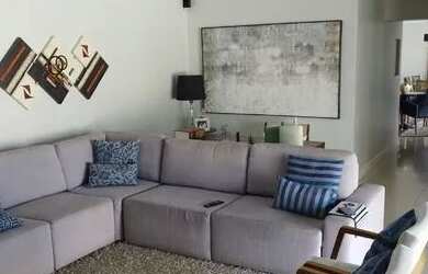 Imagem: A casa em condomínio possui 4 Dormitórios, 5 Banheiros, 4