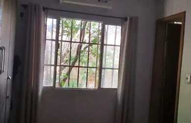 Imagem: A casa possui 2 Dormitórios, 3 Banheiros, 1 Vaga na garagem