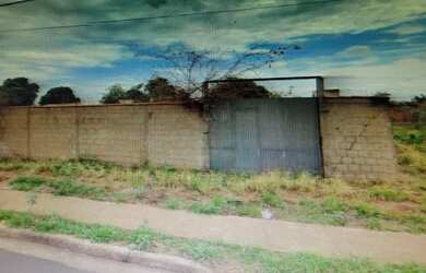 Imagem: O terreno possui 1200m² de Área e está localizado em Shopping