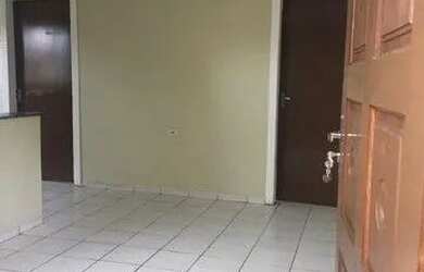 Imagem: A casa possui 2 Dormitórios, 1 Banheiro, 1 Vaga na garagem