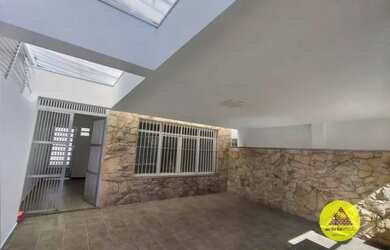 Imagem: A casa possui 3 Dormitórios, 3 Banheiros, 3 Vagas na garagem