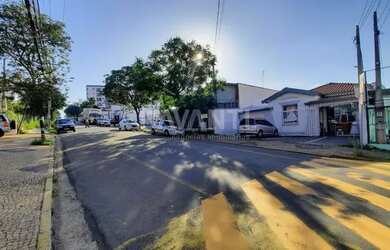 Imagem: A casa possui 2 Dormitórios, 2 Banheiros, 4 Vagas na garagem