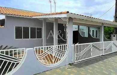 Imagem: A casa em condomínio possui 2 Dormitórios, 3 Banheiros, 2