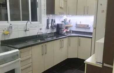 Imagem: A casa em condomínio possui 3 Dormitórios, 2 Banheiros, 3