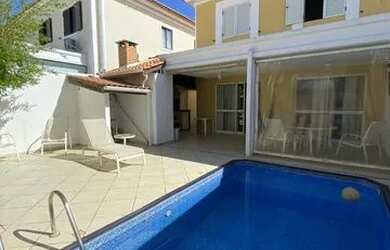 Imagem: A casa em condomínio possui 3 Dormitórios, 3 Banheiros e 170m²