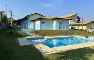 Imagem: A casa em condomínio possui 4 Dormitórios, 5 Banheiros, 5