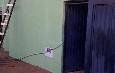 Imagem: A casa possui 2 Dormitórios, 2 Banheiros, 2 Vagas na garagem