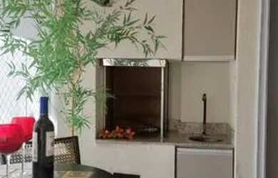 Imagem: O apartamento possui 3 Dormitórios, 1 Banheiro, 2 Vagas na