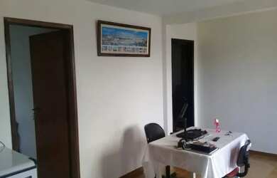 Imagem 4: Casa ampla com potencial para retorno financeiro e garagem com 10 vagas...