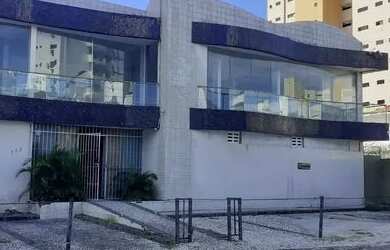 Imagem: A casa em condomínio possui 1 Dormitório, 4 Banheiros, 480m²