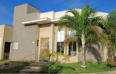 Imagem: A casa em condomínio possui 3 Dormitórios, 4 Banheiros, 4