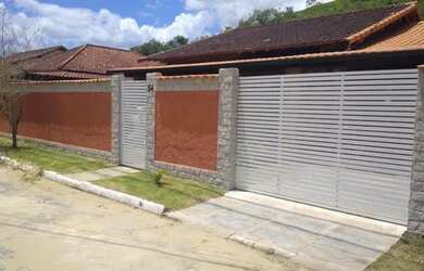 Imagem: A casa em condomínio possui 2 Dormitórios, 2 Banheiros, 3