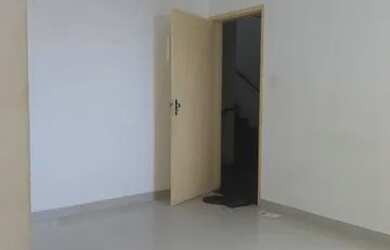 Imagem: O apartamento possui 2 Dormitórios, 1 Banheiro, 2 Vagas na