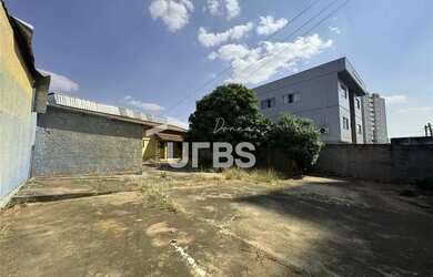 Imagem: O terreno possui 407m² de Área e está localizado em Parque