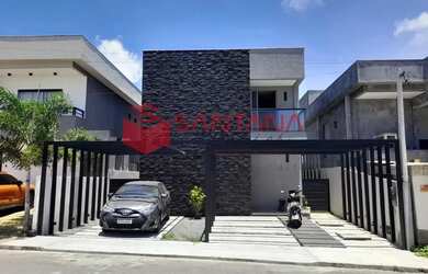 Imagem: A casa possui 3 Dormitórios, 1 Banheiro, 2 Vagas na garagem