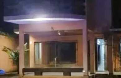 Imagem: A casa possui 4 Dormitórios, 4 Banheiros, 3 Vagas na garagem