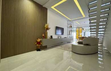 Imagem: A casa possui 3 Dormitórios, 4 Banheiros, 2 Vagas na garagem