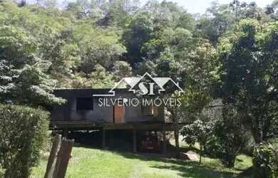 Imagem: A casa em condomínio possui 3 Dormitórios, 1 Banheiro, 5 Vagas