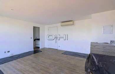 Imagem: O apartamento possui 1 Dormitório, 1 Banheiro, 2 Vagas na garagem