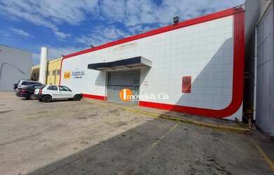 Imagem: O depósito possui 5 Vagas na garagem, 750m² de Área e está