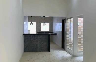 Imagem: A casa possui 2 Dormitórios, 2 Banheiros, 1 Vaga na garagem